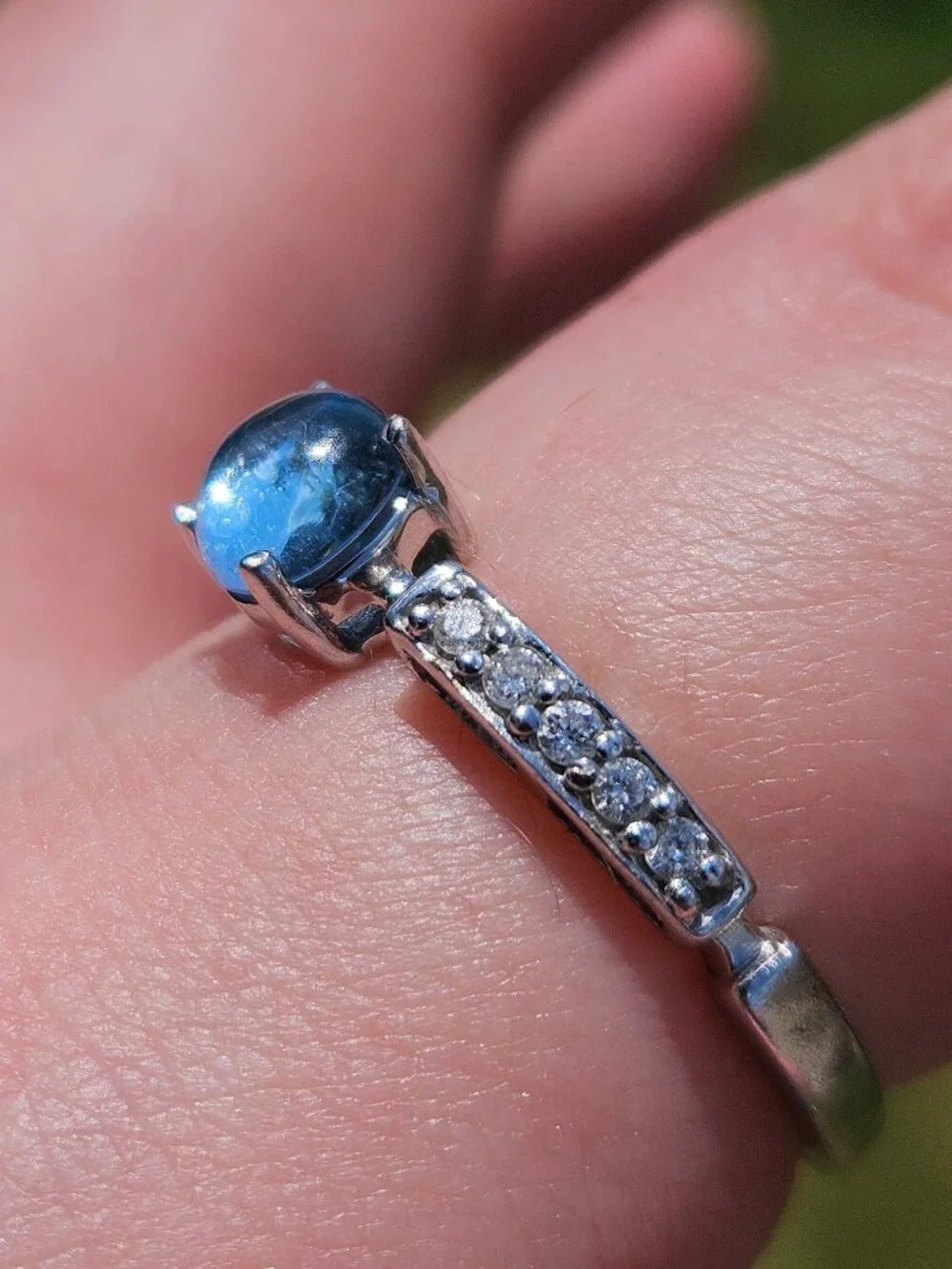 Sonia B 14K White Gold Cabochon Blue Topaz 5mm & Diamond Ring Band Size 9